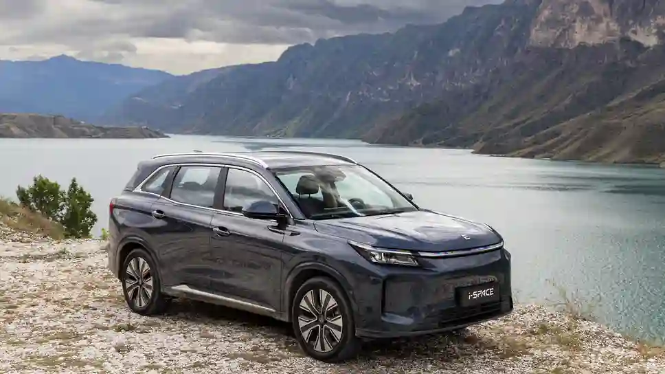 Новость EVOLUTE (Будь последовательным: EVOLUTE i‑SPACE в цепи дагестанских гор)